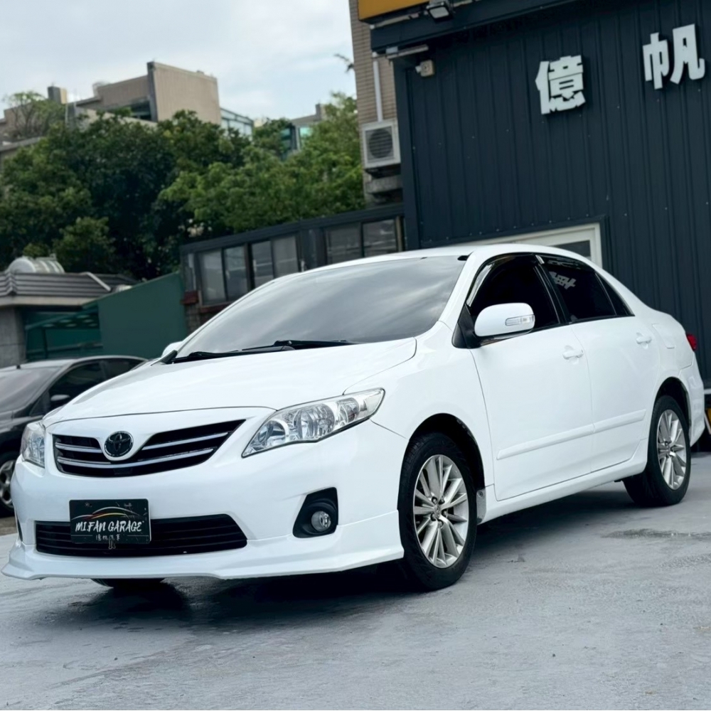 2011 Toyota Altis 1.8 中古車 - 億帆車業